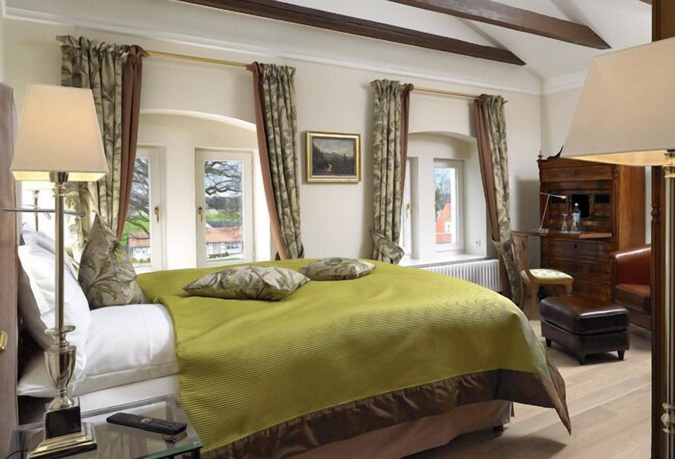 premium bedding, down duvets, in-room safe, individually decorated