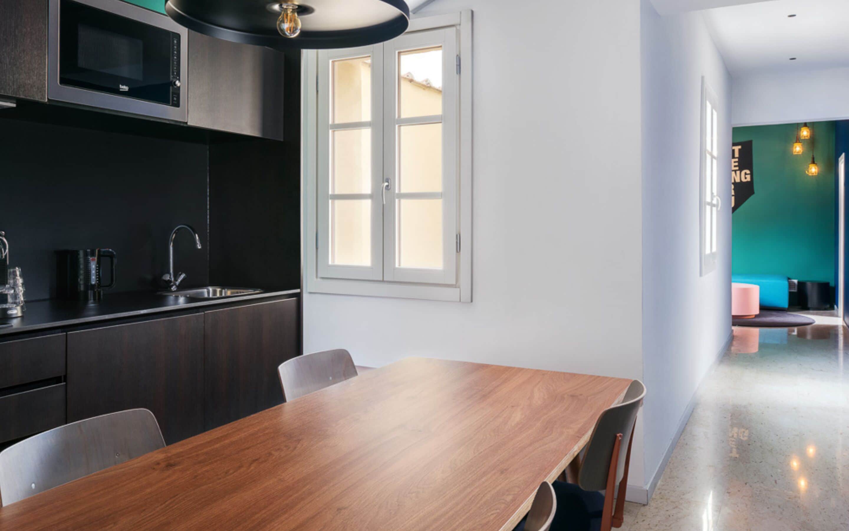 family studio | private kitchen | electric kettle