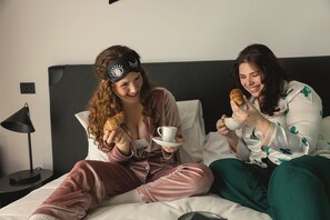 Ropa de cama de alta calidad, escritorio, insonorización y wifi gratis 