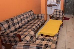 Área de estar no saguão