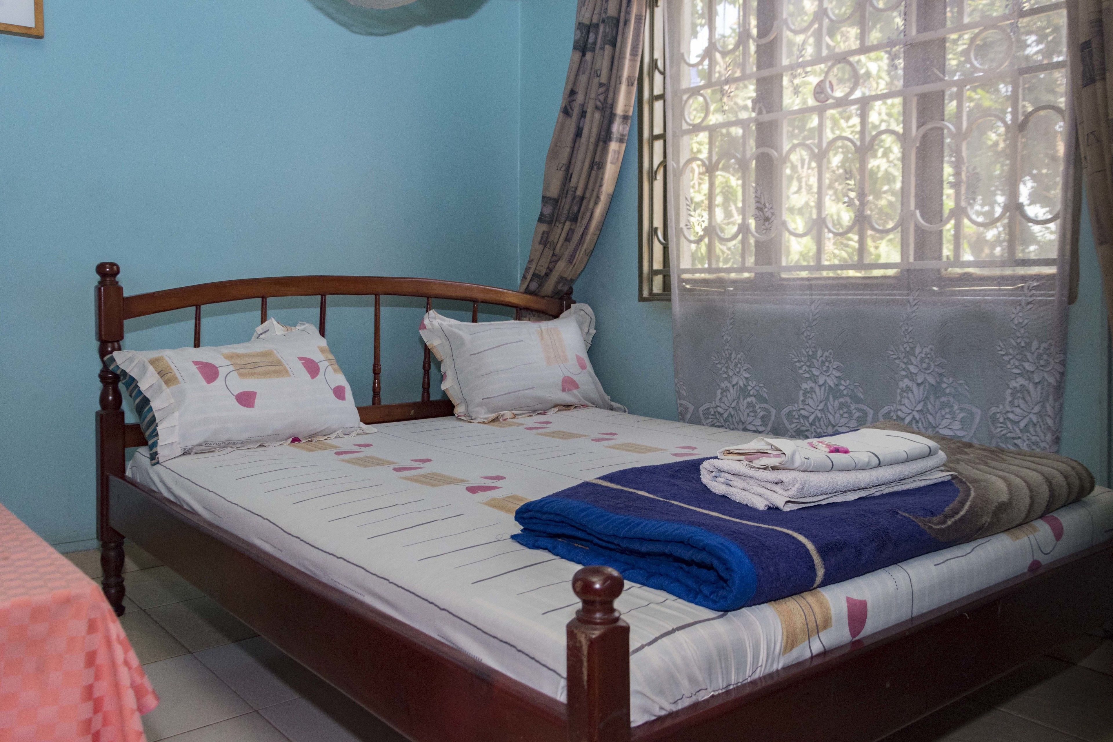 Desk, free WiFi, bed sheets