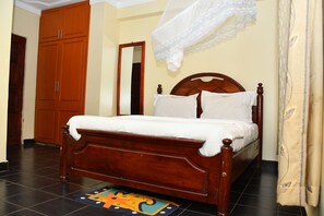 Desk, free WiFi, bed sheets - Florida Hotel (Kampala)
