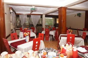 Breakfast, lunch and dinner served - Florida Hotel (Kampala)