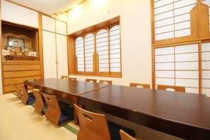 Dining - Villa Bianco (Naha)