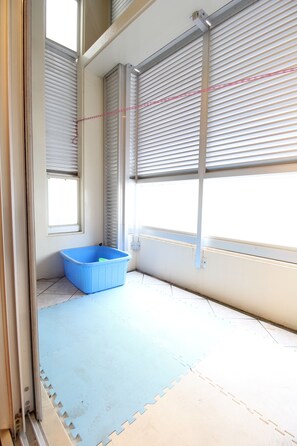 Fridge, microwave, rice cooker, cookware/dishes/utensils - Villa Bianco (Naha)