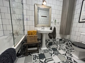 Superior Double or Twin Room, Bathtub | Bathroom - Worth House (Cambridge)