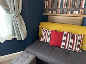 Hypo-allergenic bedding, desk, blackout curtains, free WiFi - Worth House (Cambridge)