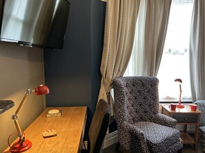 Zimmer, 1 King-Bett | Allergikerbettwaren, Schreibtisch, Verdunkelungsvorhänge