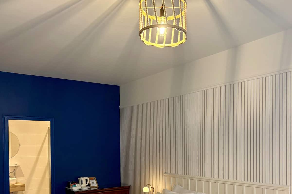 Deluxe Double Room, 1 King Bed, Non Smoking | Individually decorated, desk, laptop workspace, blackout drapes