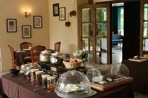 Daily buffet breakfast (EUR 13.90 per person)