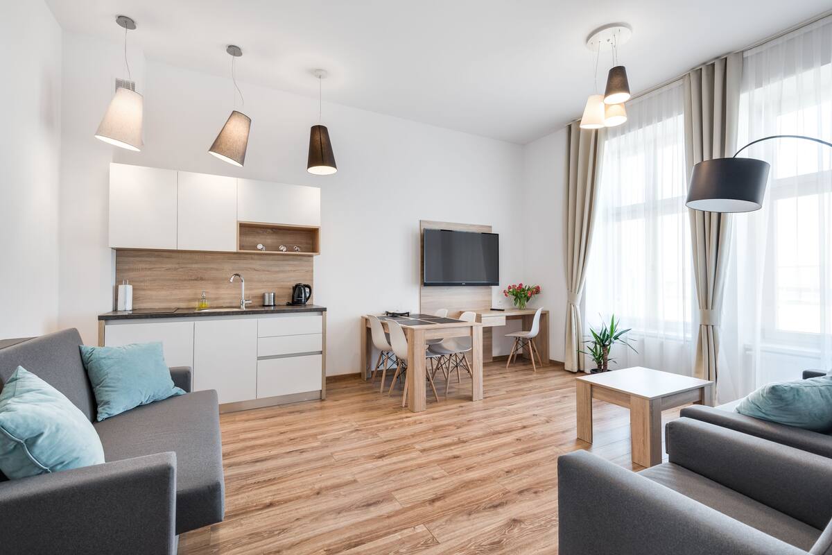 Apartamento, 1 quarto | Roupas de cama premium, escrivaninha, ferros/tábuas de passar roupa