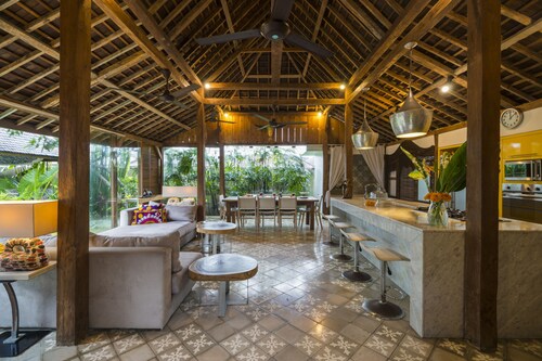 ヴィラ バティック スミニャック