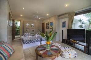 4 bedrooms, premium bedding, minibar, in-room safe - Villa Batik Seminyak (Seminyak)