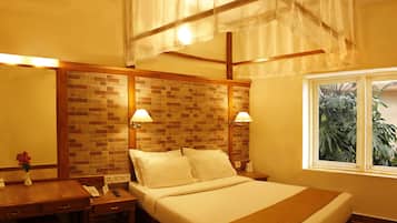 1 chambre, minibar, coffres-forts dans les chambres, bureau