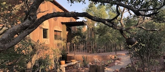 Leopards Rock Bush Boutique