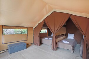 Basic Tent (IV) | Living area | Table tennis