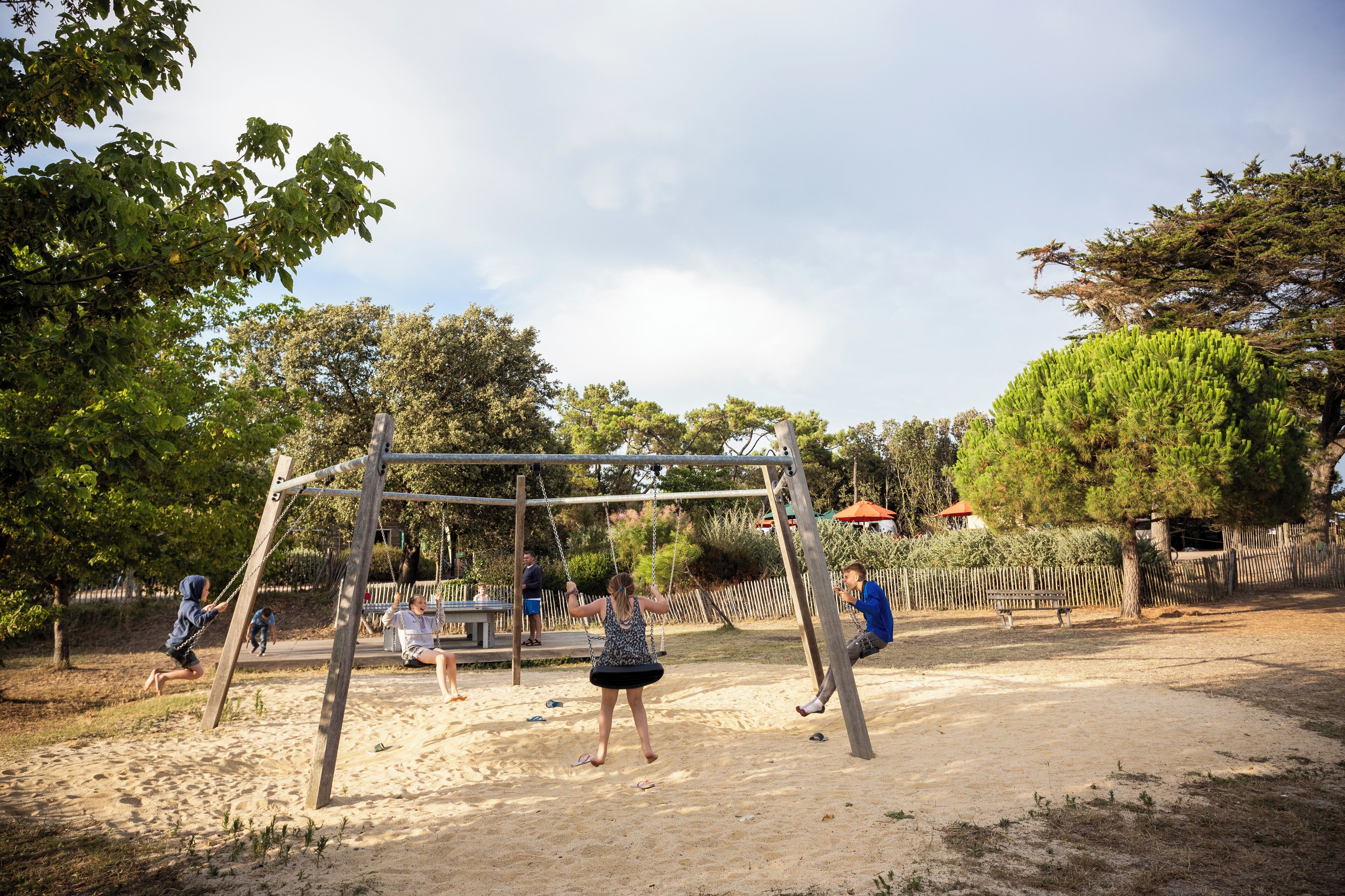Tempat bermain anak - outdoor