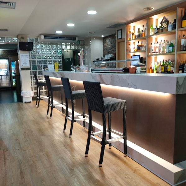 Bar (in der Unterkunft)