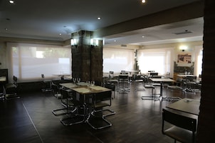 Se sirven desayunos, almuerzos, cenas y cocina local