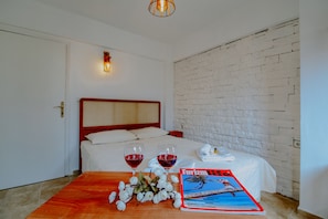 Standard Double Room, Garden View | Minibar, free WiFi, bed sheets
