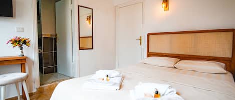 Standard Double Room, Garden View