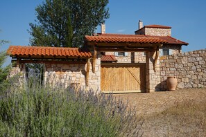 Property entrance - Ariadne Eco Retreat (Polygyros)