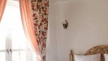 Een kluis op de kamer, een bureau, gratis wifi