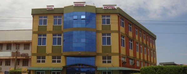 Fachada de la propiedad