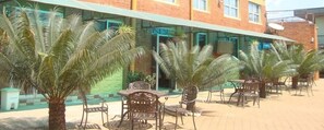 Terrace/patio - Pearl Highway Hotel (Kampala)