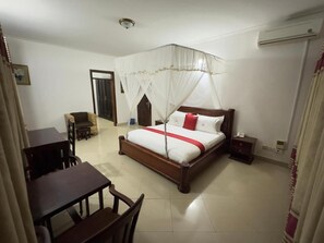 Superior Double Room | Desk, laptop workspace, soundproofing, free WiFi