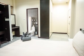 Family 3-Bedroom Villa with Private Pool | 3 bedrooms, iron/ironing board, free WiFi