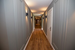 Comfort Double Room, Accessible | Hallway