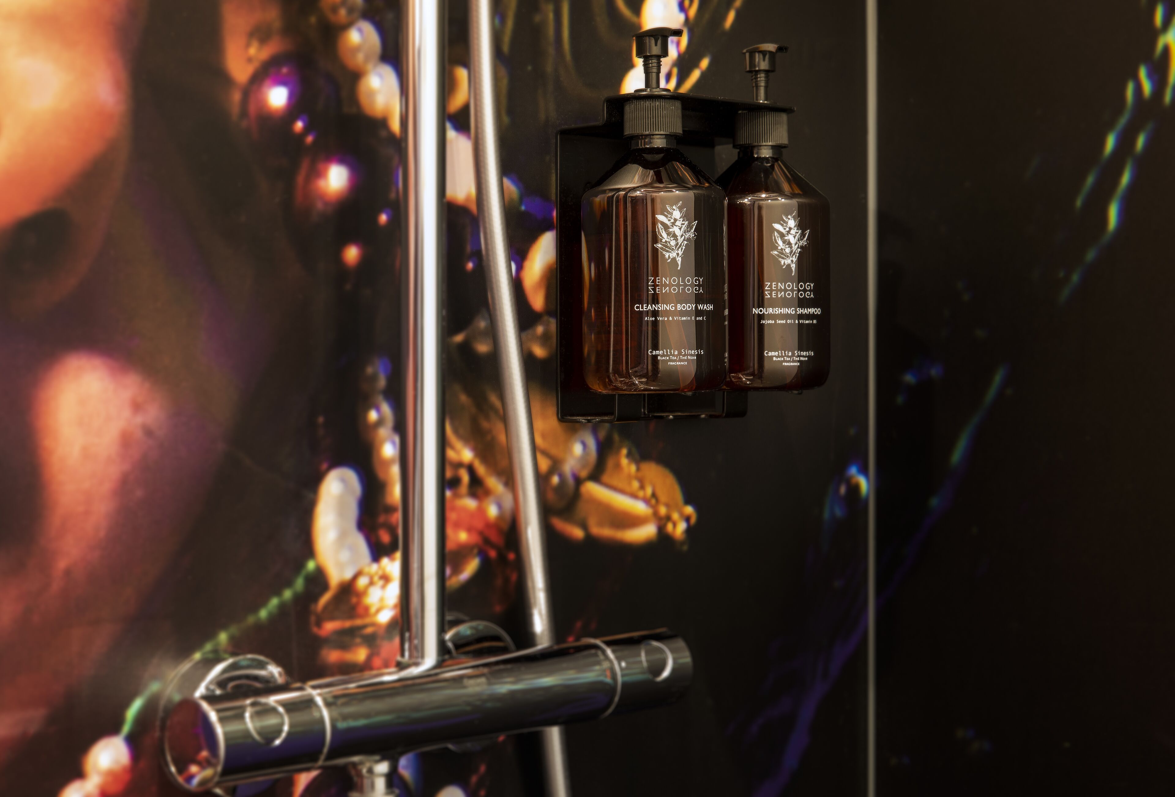 shower, rainfall showerhead, free toiletries, towels