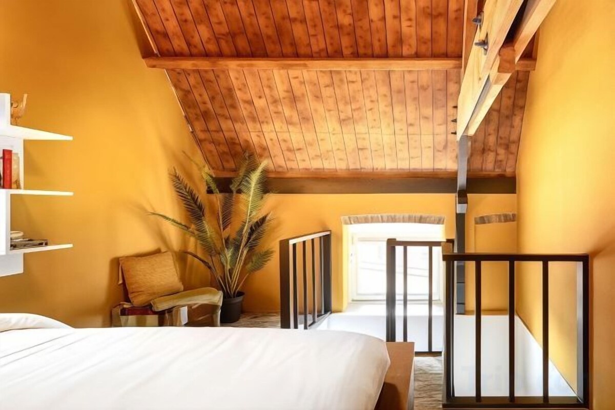 WiFi (free), bed sheets