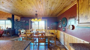 Dining - 23 MI to YNP | Mountain Views | Golf Course Cabin (Island Park)
