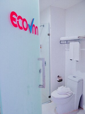 Shower, rainfall showerhead, free toiletries, bidet - Eco Inn Lite Ubon Ratchathani (Ubon Ratchathani)