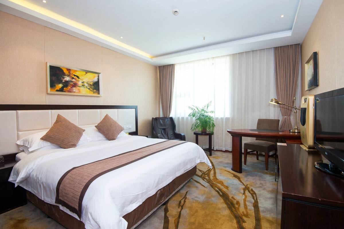 Minibar, in-room safe, desk, blackout drapes