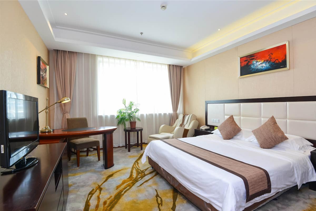 Minibar, in-room safe, desk, blackout drapes