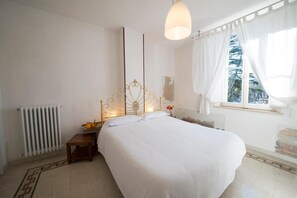 Desk - B&B Aquilone (Urbino)