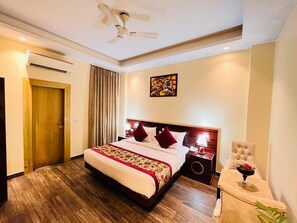 Executive Room | Egyptian cotton sheets, premium bedding, down comforters