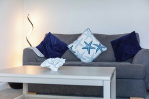 Interior - Carrick Retreat - Donnini Apartments (Ayr)