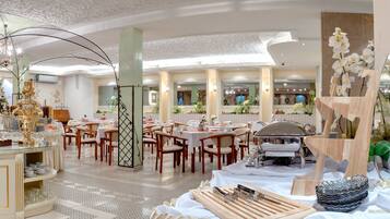 Desayuno buffet incluido todos los días