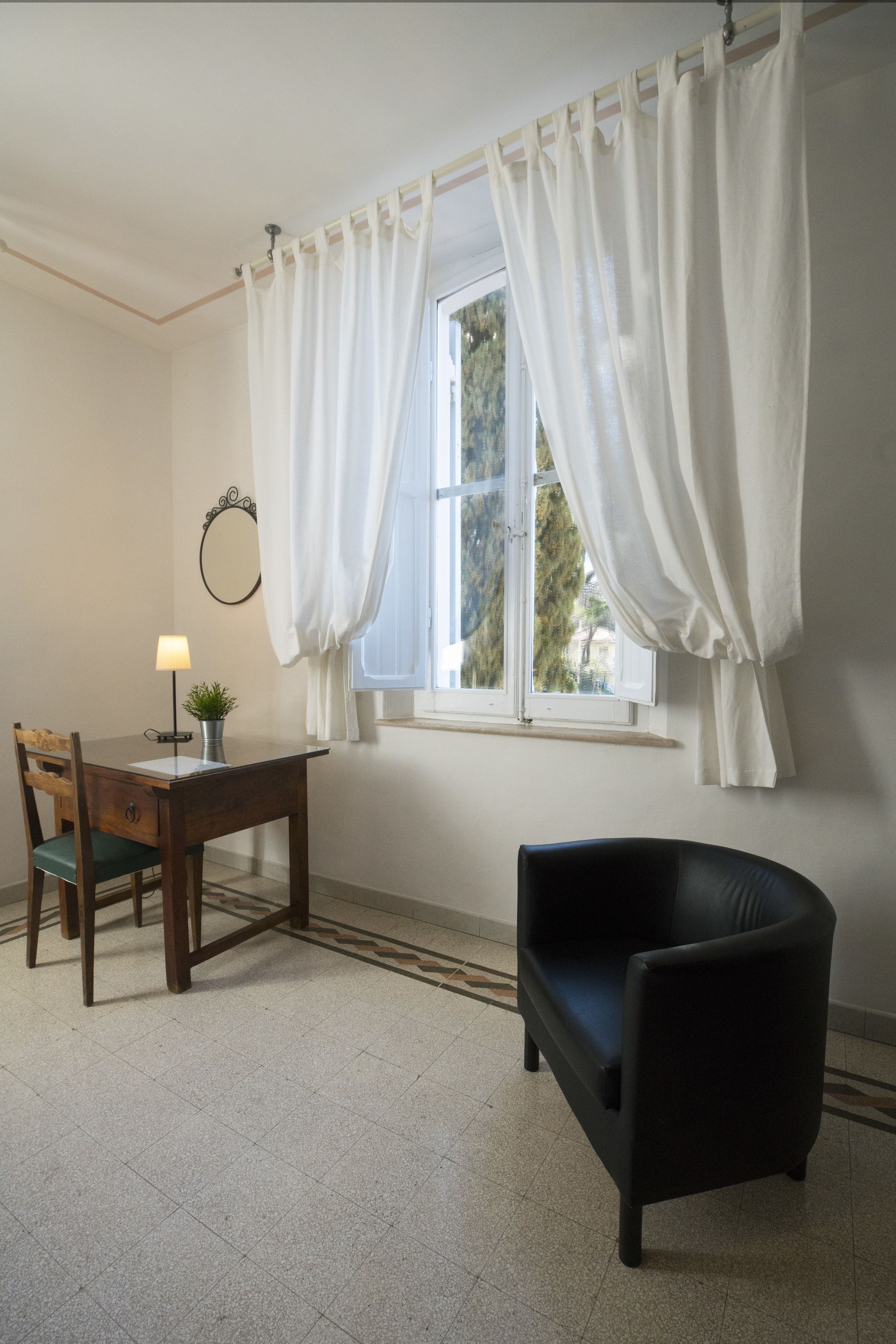 Classic Double Room, Shared Bathroom | Desk, free WiFi, bed sheets