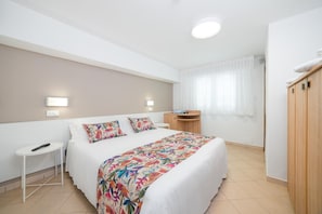 Minibar, cribs/infant beds, free WiFi, bed sheets - Hotel Amalfi riccione (Riccione)