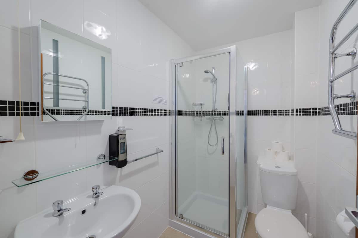double room | bathroom | combined shower/bathtub, hair dryer, towels