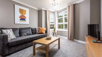 Premium bedding, iron/ironing board, travel cot, free WiFi