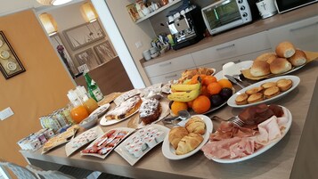 Tägliches inbegriffenes Frühstücksbuffet