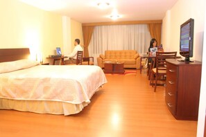 Iron/ironing board - Hotel Cuellars (San Juan de Pasto)