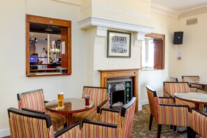 Bar (on property) - Daish's Hotel (Shanklin)