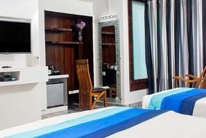 Suite de lujo, 1 habitación, vista al jardín | Sábanas de algodón egipcio, ropa de cama de alta calidad y edredón 